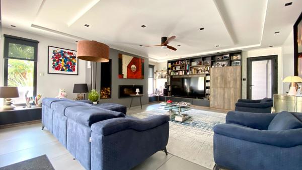 villa d'exception -  Mios - 4 chambres 233 m2, grands garages, prestations haut de gamme