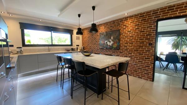 villa d'exception -  Mios - 4 chambres 233 m2, grands garages, prestations haut de gamme