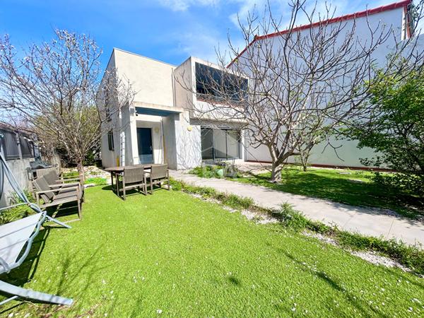 A vendre Maison à Perpignan 6 pièces 115 m2 avec extérieur