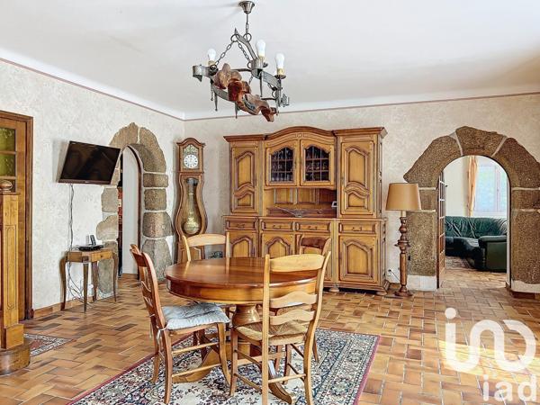 Maison 7 pièces de 190 m² à Ploubazlanec (22620)