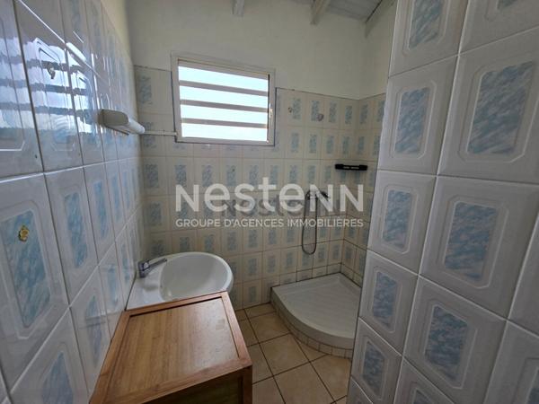 À VENDRE IMMEUBLE COMPOSÉ DE 2 T3 ET 2 T4 LOUÉS À GOYAVE