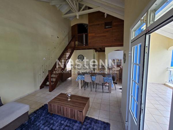 À VENDRE IMMEUBLE COMPOSÉ DE 2 T3 ET 2 T4 LOUÉS À GOYAVE