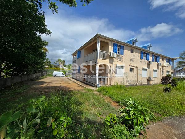 À VENDRE IMMEUBLE COMPOSÉ DE 2 T3 ET 2 T4 LOUÉS À GOYAVE