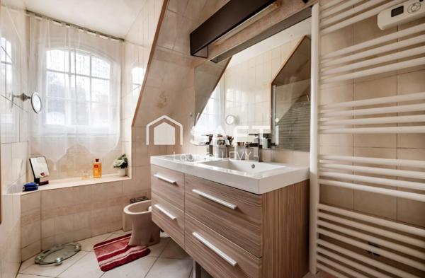 Maison 6 p, 4 chambres, terrasse, jardin, garage