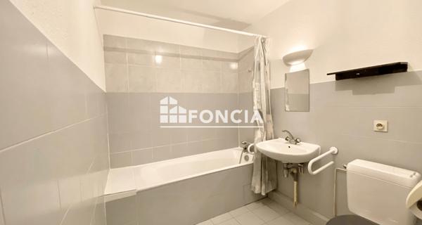 Location Studio 29.9 m² - Saint-julien-en-genevois 74160