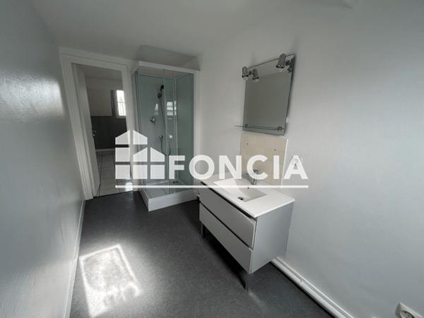 Location Studio 32.43 m² - 7 RUE DU MARECHAL LECLERC Chartres 28000