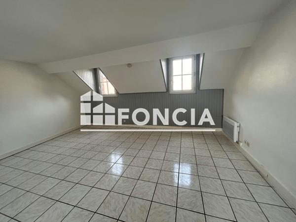 Location Studio 32.43 m² - 7 RUE DU MARECHAL LECLERC Chartres 28000