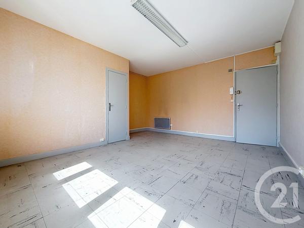 Appartement Local à vendre  1 pièce - 20,45 m 2   GUERET  - 23