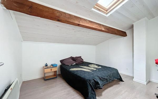 Maison à vendre    7 pièces • 206 m2 Saint-Jean-de-Muzols