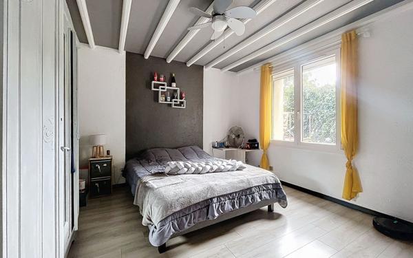 Maison à vendre    7 pièces • 206 m2 Saint-Jean-de-Muzols