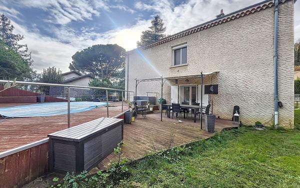 Maison à vendre    7 pièces • 206 m2 Saint-Jean-de-Muzols