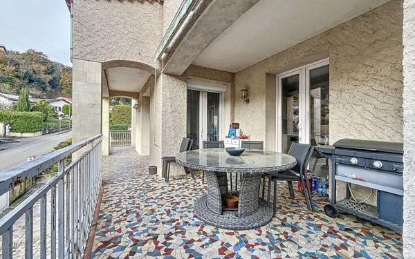 Maison à vendre    7 pièces • 206 m2 Saint-Jean-de-Muzols