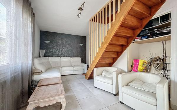 Maison à vendre    7 pièces • 206 m2 Saint-Jean-de-Muzols