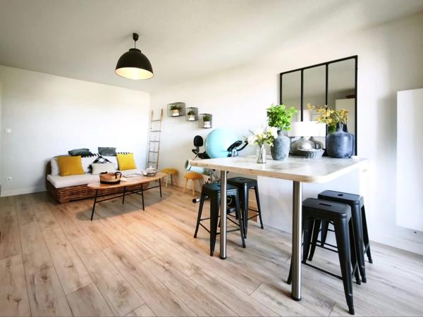 APPARTEMENT T2 AVEC PISCINE - POITIERS BUGELLERIE