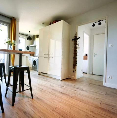 APPARTEMENT T2 AVEC PISCINE - POITIERS BUGELLERIE