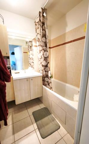 APPARTEMENT T2 AVEC PISCINE - POITIERS BUGELLERIE