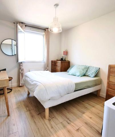 APPARTEMENT T2 AVEC PISCINE - POITIERS BUGELLERIE