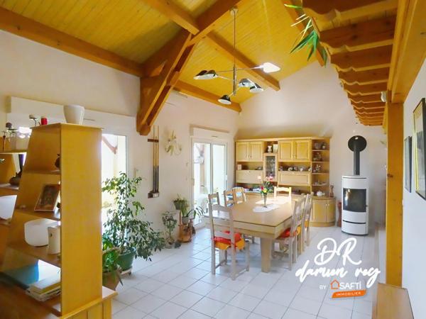 Maison traditionnelle 174m², 5ch, terrain piscinable 1300m²