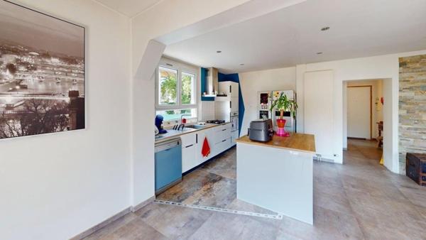 APPARTEMENT T3 EXTERIEUR 150 M² SOUS-SOL GARAGE