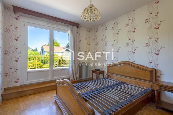 Maison Avanne : 148m², 6 pièces, sous-sol, grenier, 8 ares