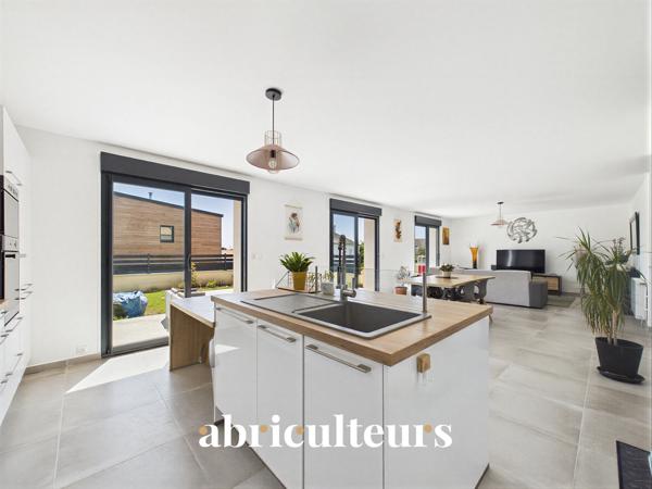 Spacieuse maison 5/6 chambres prête à vivre en vente à Couëron bourg (44220)