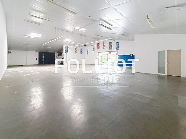 Local commercial Saint Lo 1268 m2