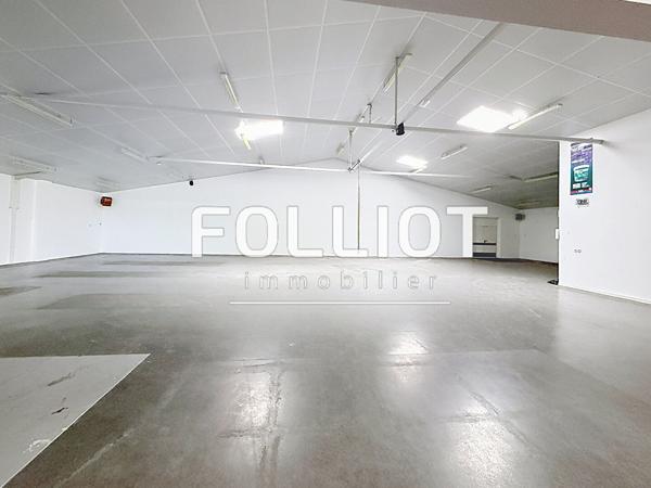 Local commercial Saint Lo 1268 m2