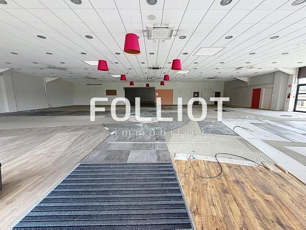 Local commercial Saint Lo 1268 m2