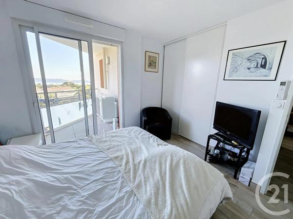 Appartement T3 à vendre  3 pièces - 67,24 m 2   CAVALAIRE SUR MER  - 83
