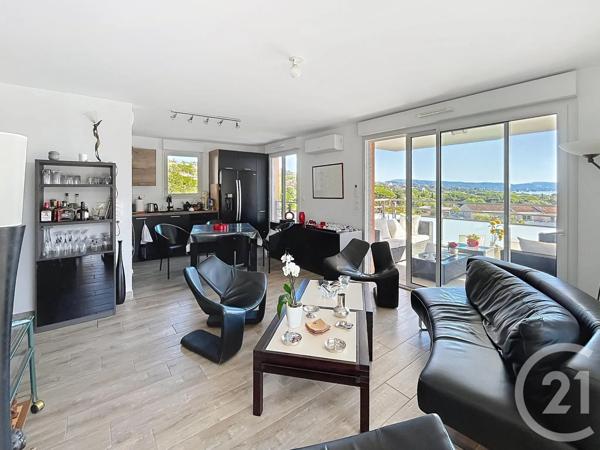 Appartement T3 à vendre  3 pièces - 67,24 m 2   CAVALAIRE SUR MER  - 83