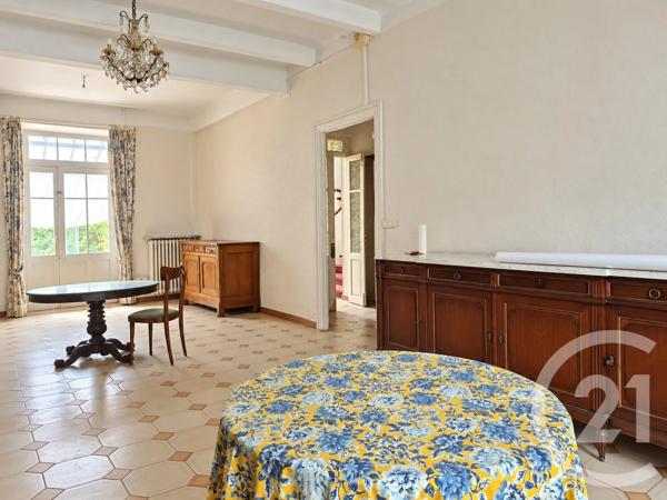 Maison à vendre  7 pièces - 215 m 2   CARPENTRAS  - 84