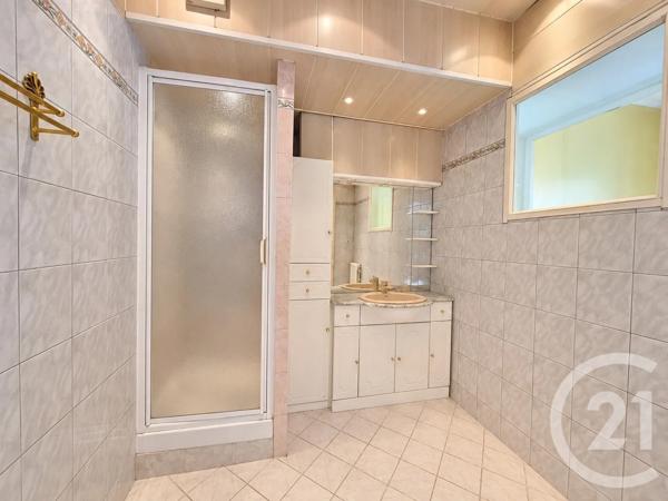 Maison à vendre  7 pièces - 215 m 2   CARPENTRAS  - 84