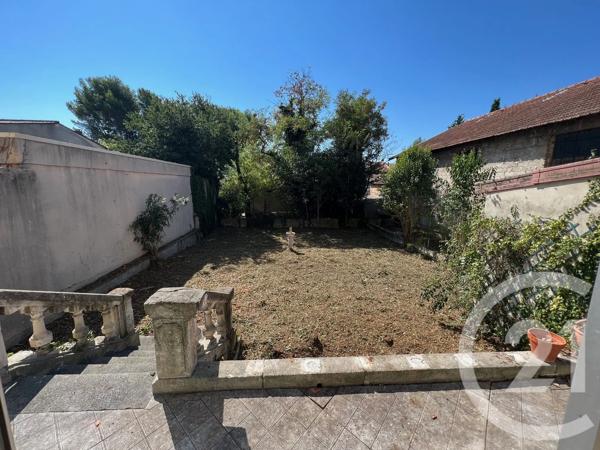 Maison à vendre  7 pièces - 215 m 2   CARPENTRAS  - 84