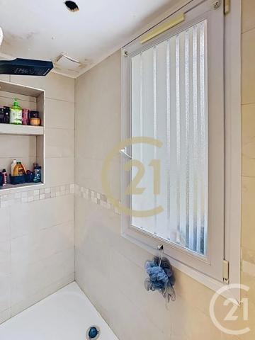Appartement F4 à vendre  4 pièces - 62,02 m 2   CANNES LA BOCCA  - 06