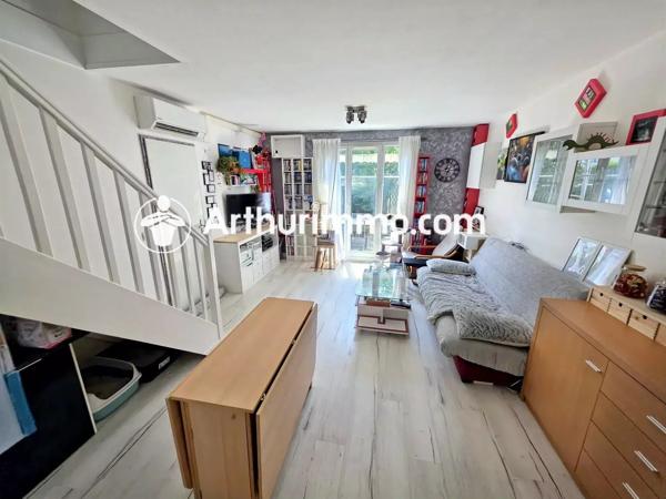 Vente                                                      Maison
                        
                     4 pièces                      57 m2                     à Savigny-le-Temple