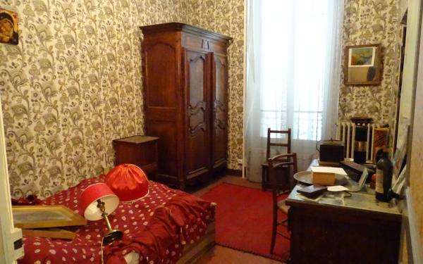 Immeuble à vendre    8 pièces • 541,18 m2 Forcalquier