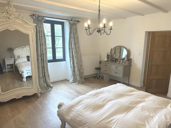 Maison rénovée avec 5 chambres plus un terrain à batir