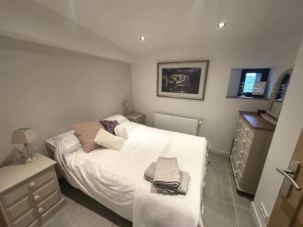 Maison rénovée avec 5 chambres plus un terrain à batir