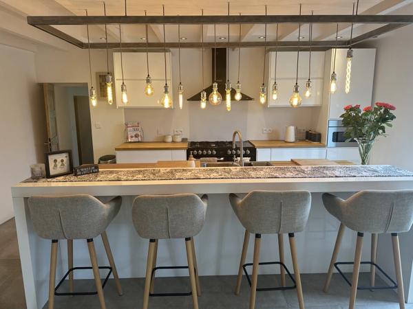 Maison rénovée avec 5 chambres plus un terrain à batir