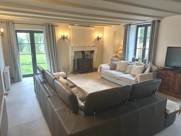Maison rénovée avec 5 chambres plus un terrain à batir