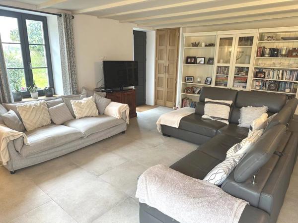 Maison rénovée avec 5 chambres plus un terrain à batir