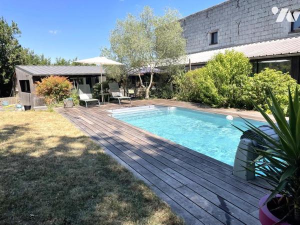 20 MN ANGERS OUEST MAISON FAMILIALE RENOVEE AVEC JARDIN ET PISCINE
