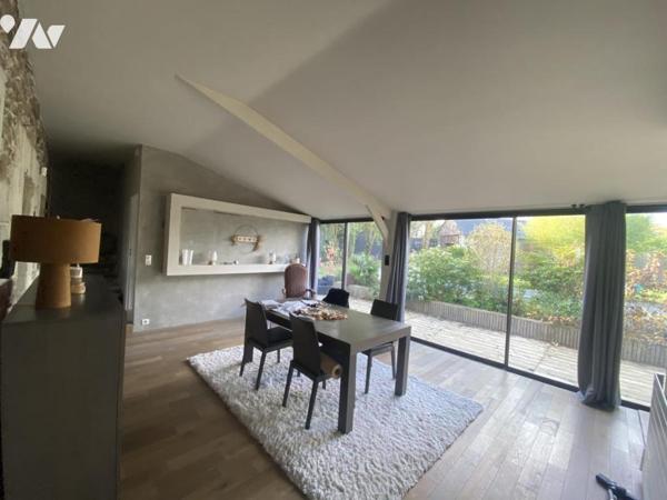 20 MN ANGERS OUEST MAISON FAMILIALE RENOVEE AVEC JARDIN ET PISCINE