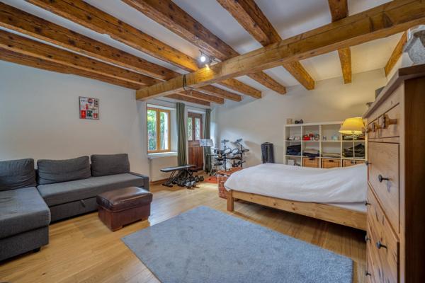 Elégante Maison familiale avec piscine et vue imprenable sur le Jura - 5 pièces ECHENEVEX (01)