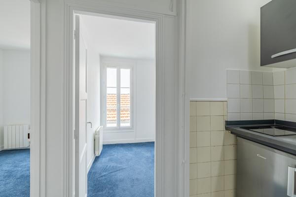 Secteur Arts-et-Métiers - 2 pièces Dernier Etage