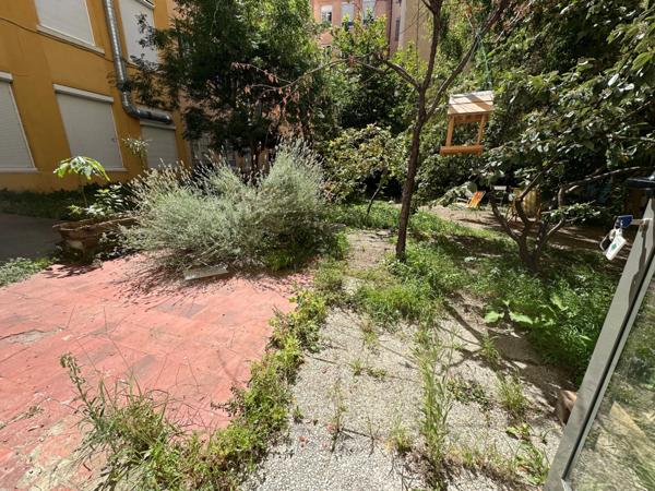 Local/bureau à louer LYON 4EME (69) local commercial type show room ou bureaux de 95m2 environ dont 65 en RDC