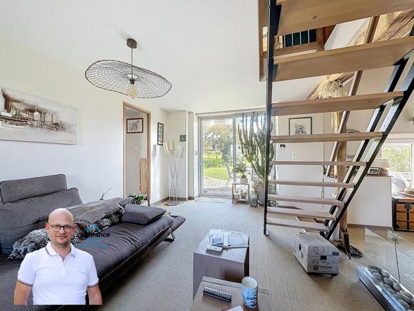 SAINT-GENIS-LES-VILLAGES – Un cadre de vie rare entre nature, calme absolu et panorama d’exception propriété atypique sur 10000m2 de terrain.