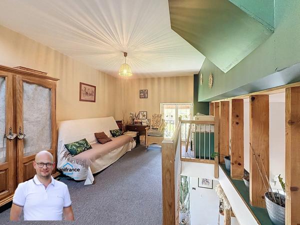 SAINT-GENIS-LES-VILLAGES – Un cadre de vie rare entre nature, calme absolu et panorama d’exception propriété atypique sur 10000m2 de terrain.