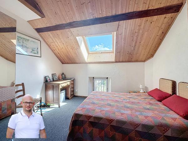 SAINT-GENIS-LES-VILLAGES – Un cadre de vie rare entre nature, calme absolu et panorama d’exception propriété atypique sur 10000m2 de terrain.