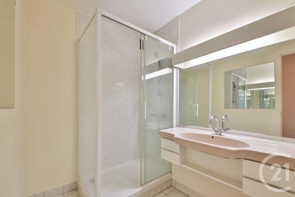 Appartement F4 à vendre  4 pièces - 80,74 m 2   PARIS  - 75016